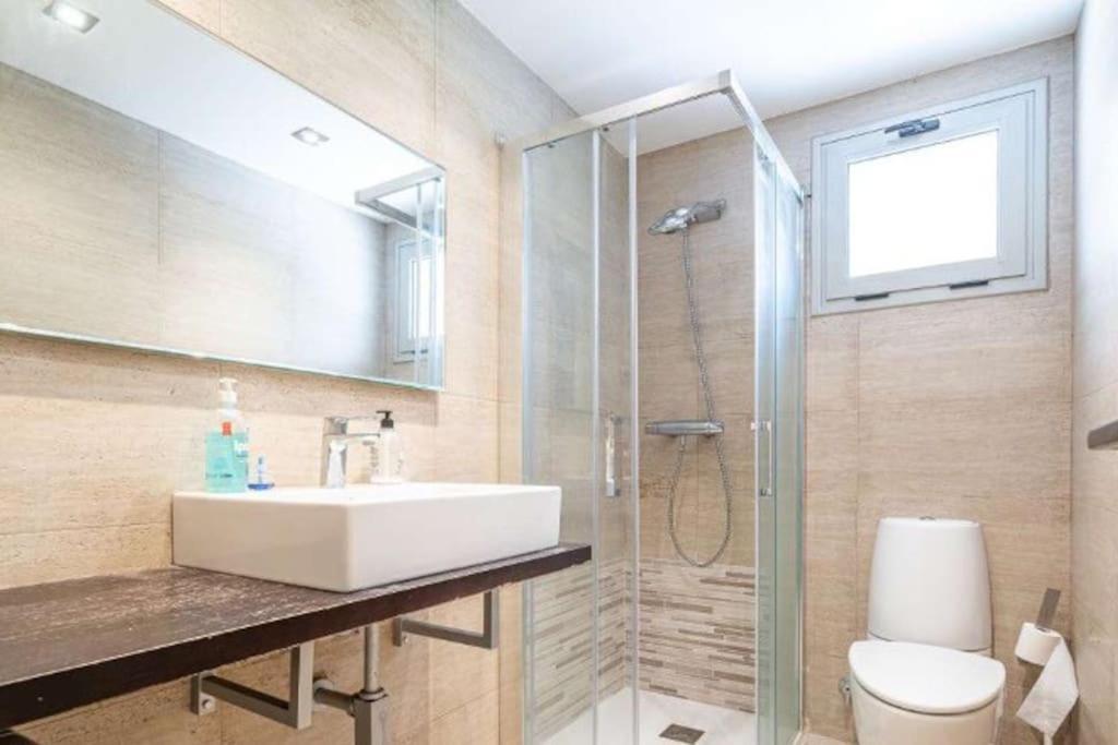 Impresionante Apartamento De 4 Dormitorios 3 Banos Y 2 Plazas De Garaje Madrid Esterno foto