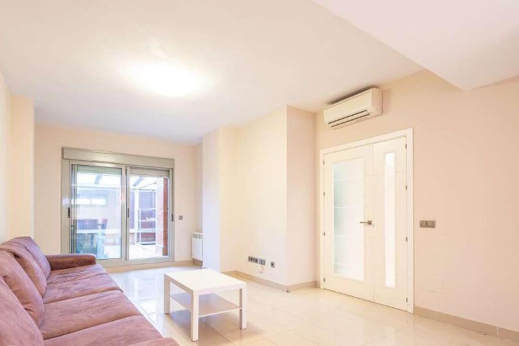 Impresionante Apartamento De 4 Dormitorios 3 Banos Y 2 Plazas De Garaje Madrid Esterno foto