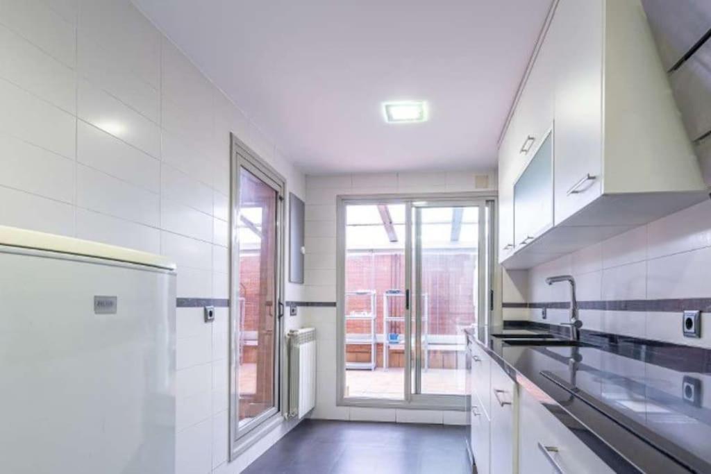 Impresionante Apartamento De 4 Dormitorios 3 Banos Y 2 Plazas De Garaje Madrid Esterno foto